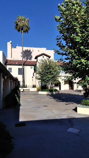 Dinner Theater «Candlelight Pavilion Fine Dining and Musical Theater», reviews and photos, 455 W Foothill Blvd, Claremont, CA 91711, USA