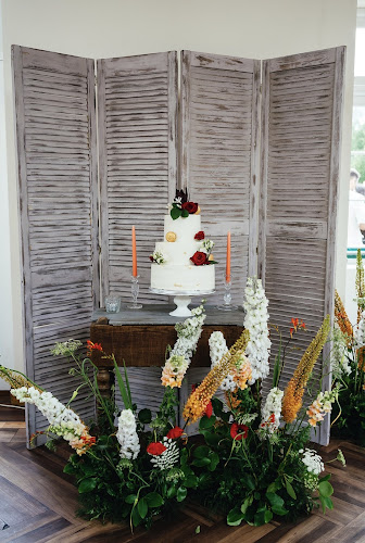 Comments and reviews of Rustic Rentals - Wedding Stylist & Wedding Decor Hire Bristol, Cotswolds Uk