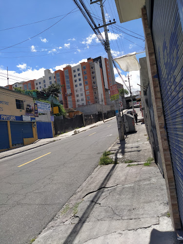 De Los Rosales, Quito 170513, Ecuador