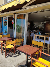 Atmosphère du Restaurant LA PIROGUE à Sausset-les-Pins - n°2
