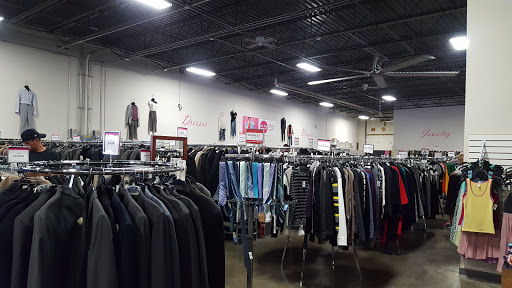 Discount Store «Discount Fashion Warehouse Gahanna», reviews and photos, 870 Science Blvd, Gahanna, OH 43230, USA