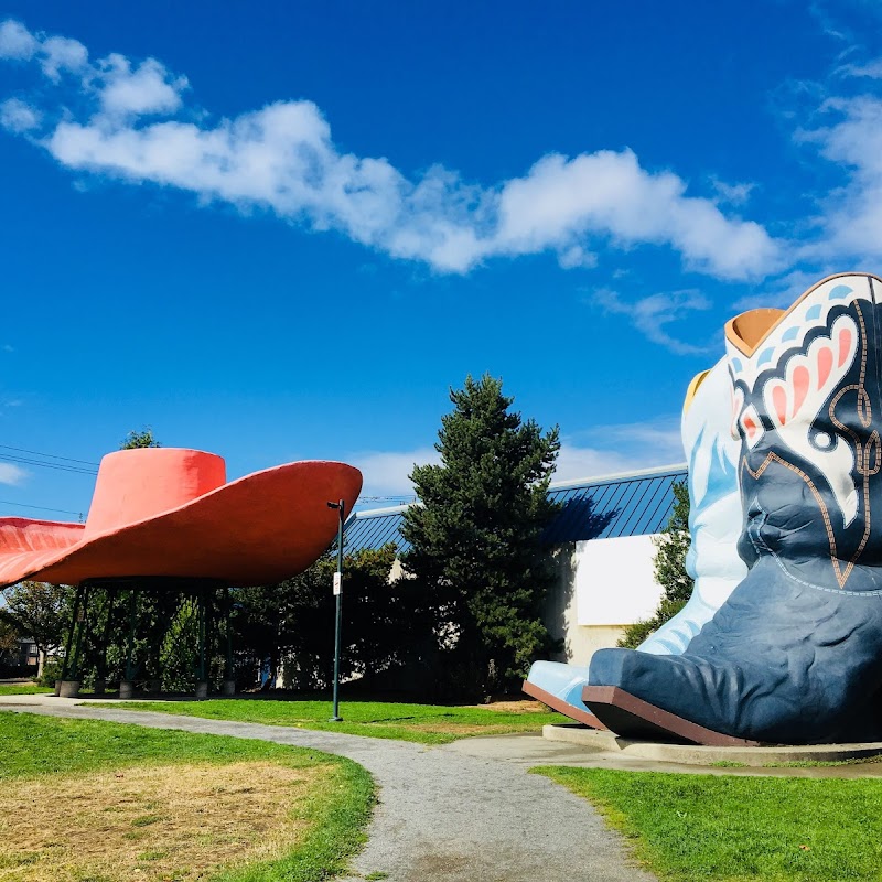 Hat & Boots Park (Oxbow Park)