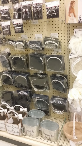 Craft Store «Hobby Lobby», reviews and photos, 1055 E Golf Rd, Schaumburg, IL 60173, USA