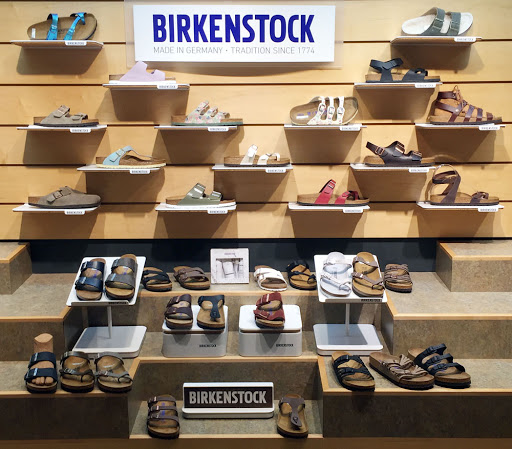 Shoe Store «V&A Bootery - Kalamazoo», reviews and photos, 202 S Burdick St, Kalamazoo, MI 49007, USA