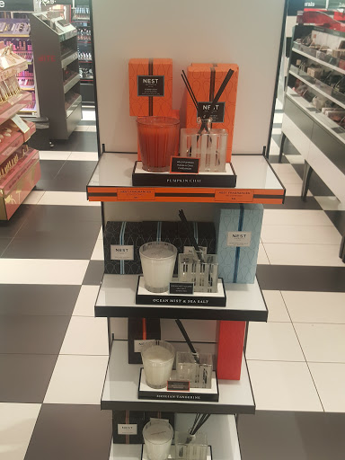 Cosmetics Store «SEPHORA», reviews and photos, 270 N Beverly Dr, Beverly Hills, CA 90210, USA