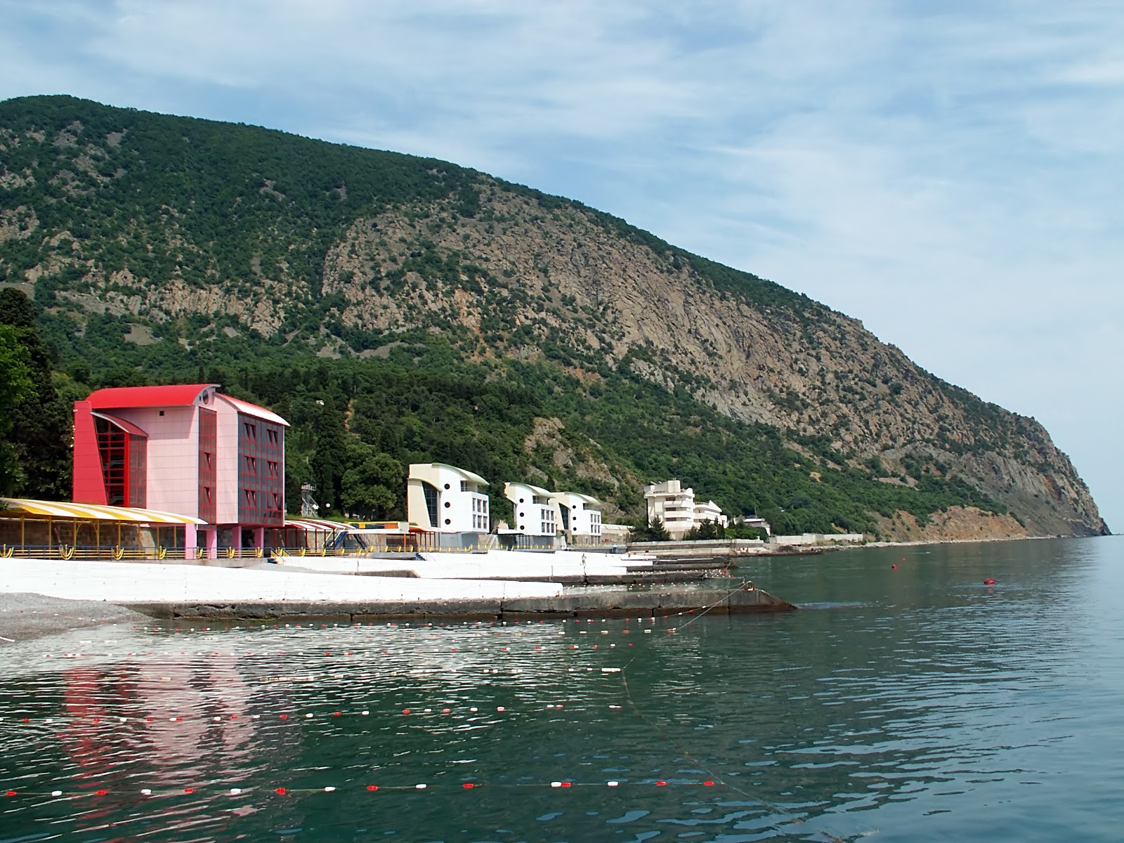 Photo of Artek beach with very clean level of cleanliness