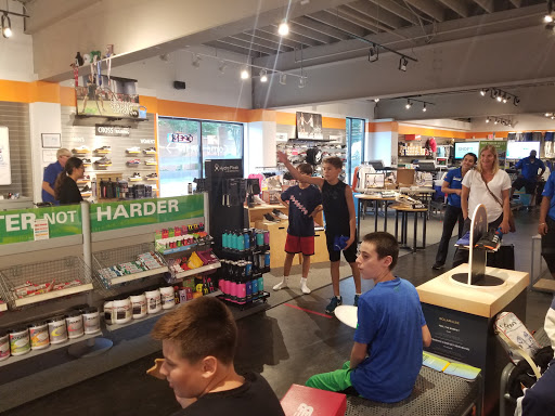Running Store «Road Runner Sports», reviews and photos, 490 Broad St Suite 1, Shrewsbury, NJ 07702, USA