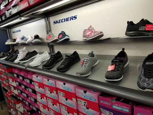 Shoe Store «SKECHERS Factory Outlet», reviews and photos, 241 Fort Evans Rd NE #1233, Leesburg, VA 20176, USA