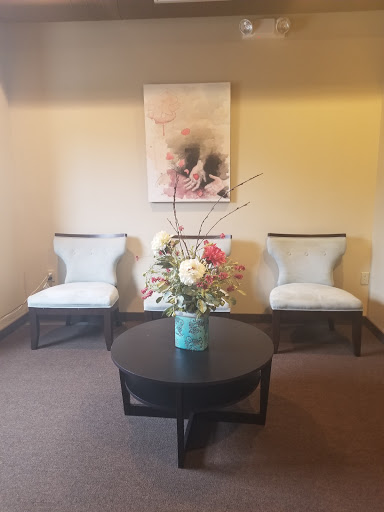 Hair Salon «Wingard Salon», reviews and photos, 805 S Neil St, Champaign, IL 61820, USA