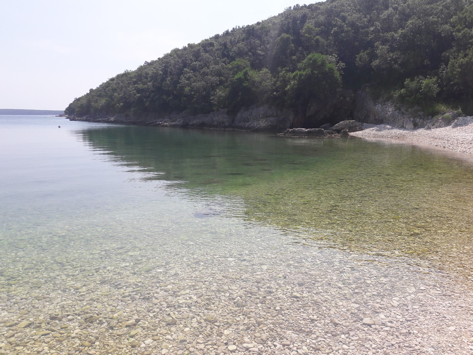 Foto van Lozina beach met kleine baai