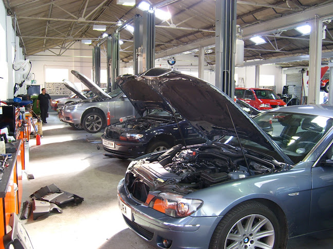 Comments and reviews of Grosvenor Motor Company BMW Specialist