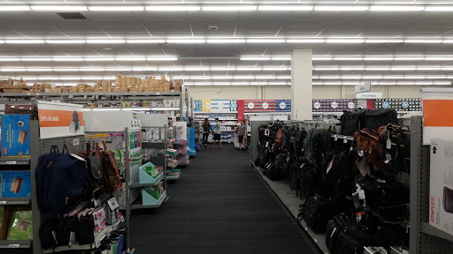 Office Supply Store «Staples», reviews and photos, 165 Middlesex Ave, Somerville, MA 02145, USA