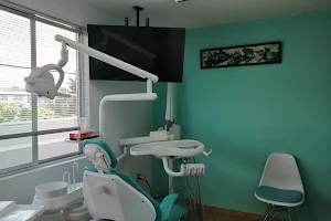 Consultorio Dental corp (ZAHN) urgencias image