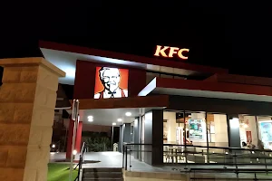 Restaurante KFC image