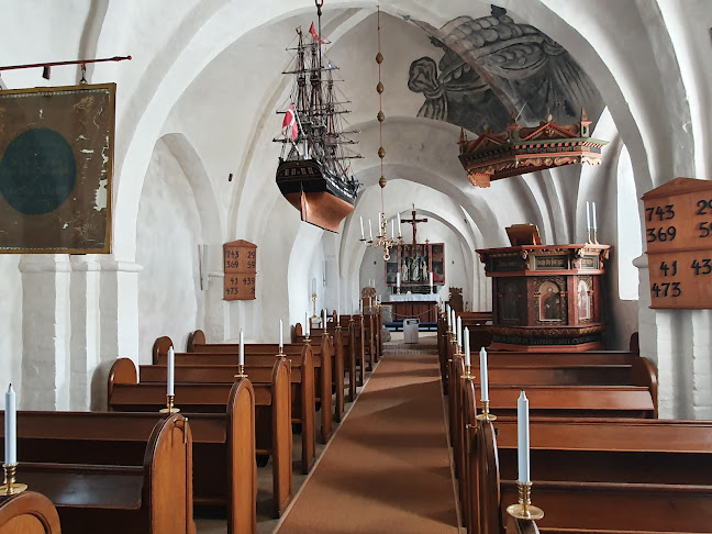 Anmeldelser af Tunø Kirke i Odder - Kirke