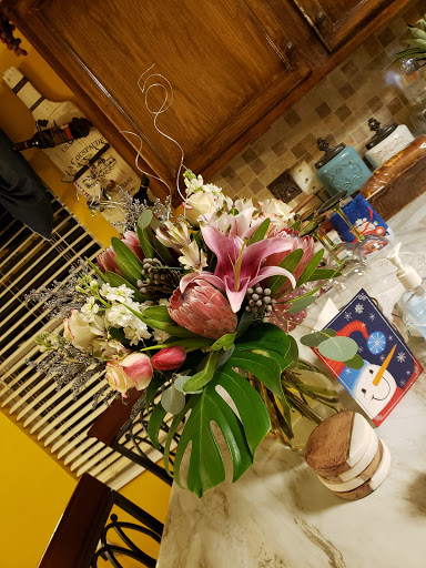 Florist «Blissful Blooms Floral», reviews and photos, 17 East Ave, Monroe, OH 45050, USA
