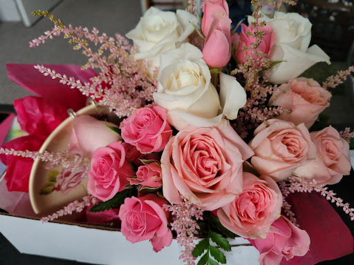 Florist «River Dell Flowers & Gifts», reviews and photos, 241 Kinderkamack Rd, Oradell, NJ 07649, USA