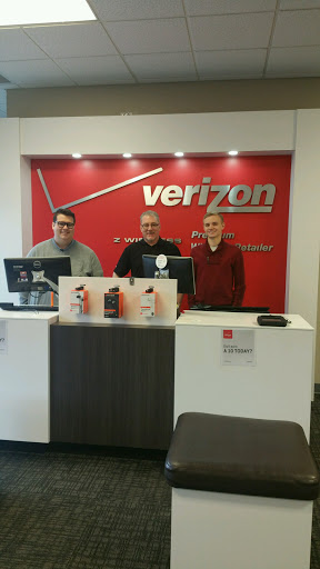 Cell Phone Store «Verizon Authorized Retailer - A Wireless», reviews and photos, 3705 Isabella Ave, Cincinnati, OH 45209, USA
