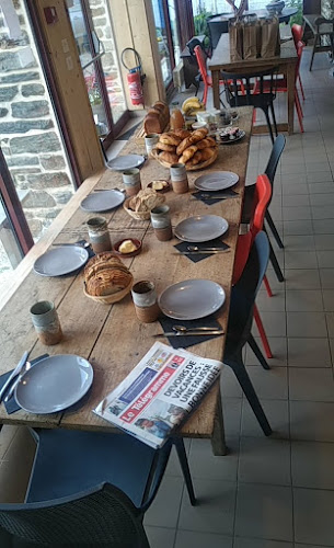 Ty Reuz Épicerie Petite Restauration Café à Saint-Rivoal