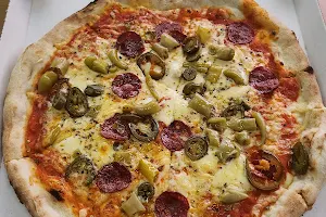 Luciano's mobile Holzsteinofen Pizza image