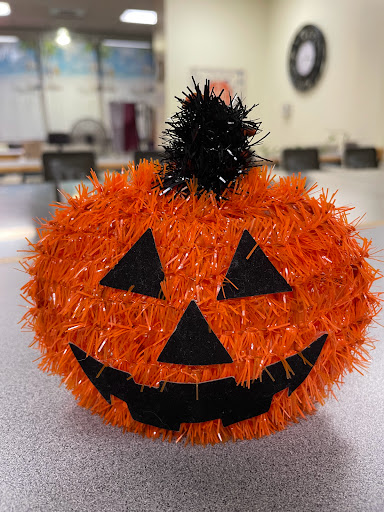 Dry Cleaner «Laundry Time», reviews and photos, 2550 Hubbell Ave, Des Moines, IA 50317, USA