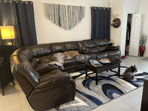 Furniture Store «Furniture Distribution Center», reviews and photos, 5011 W Hillsborough Ave, Tampa, FL 33634, USA