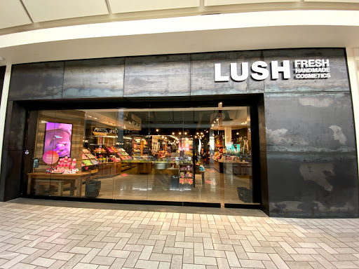 Cosmetics Store «LUSH», reviews and photos, 1961 Chain Bridge Rd, McLean, VA 22102, USA