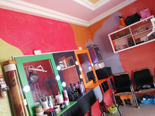 Reinaz hair salon and makeup studio, Pipeline road Nafdac, yakowa estate,  Narayi, Kaduna, Nigeria, Hair Salon,