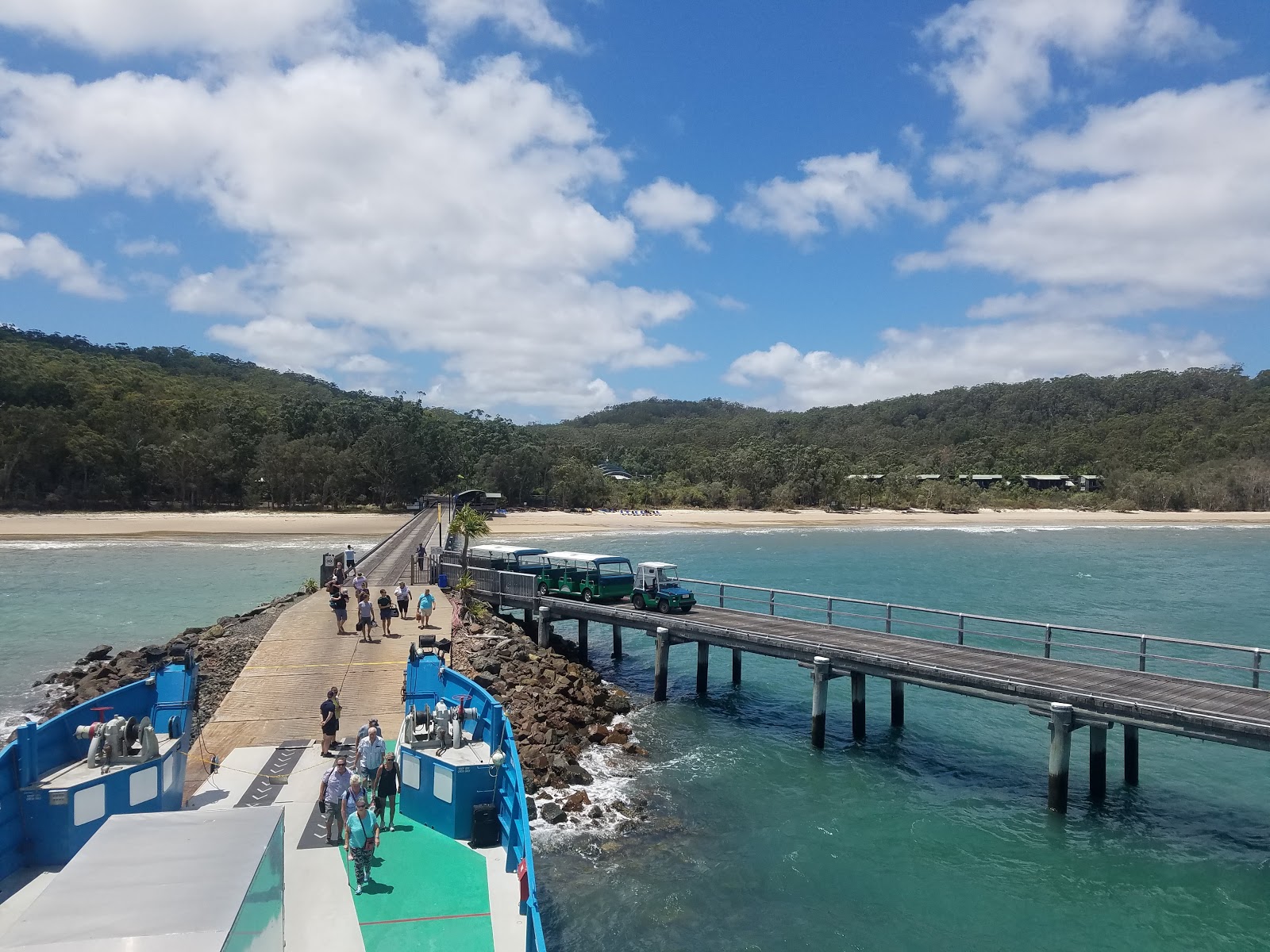 Foto di Kingfisher Bay Beach - luogo popolare tra gli intenditori del relax