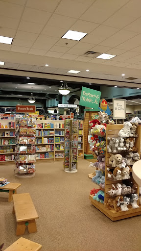 Book Store «Barnes & Noble», reviews and photos, 3102 Northline Ave, Greensboro, NC 27408, USA