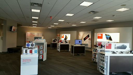 Cell Phone Store «Verizon», reviews and photos, 1926 N Memorial Dr, Lancaster, OH 43130, USA