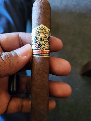 Tobacco Shop «Oakleigh Beach Tobacco», reviews and photos, 702 Wise Ave, Dundalk, MD 21222, USA