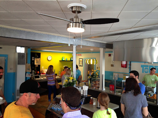 Top That! Donuts, 210 Ocean Ave, Point Pleasant Beach, NJ 08742, USA, 