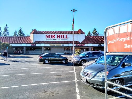 Shopping Mall «Vineyard Town Center Shopping Center», reviews and photos, 451 Vineyard Blvd, Morgan Hill, CA 95037, USA