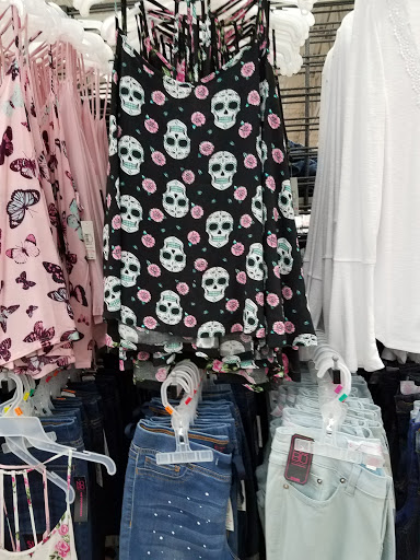 Department Store «Walmart Supercenter», reviews and photos, 2151 W Oaklawn Rd, Pleasanton, TX 78064, USA