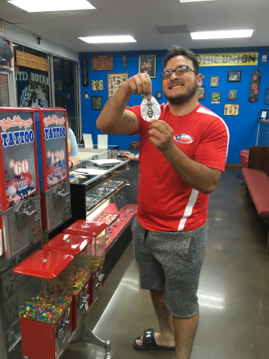 Tattoo Shop «Bayou City Body Shop Tattoo Studio», reviews and photos, 4025 Hwy 6 N #105b, Houston, TX 77084, USA