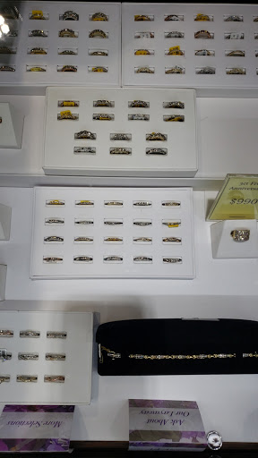 Jewelry Store «The Jewelry Exchange», reviews and photos, 36175 Plymouth Rd, Livonia, MI 48150, USA