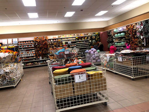 Home Goods Store «Christmas Tree Shops», reviews and photos, 28-34 Broadway, Lynnfield, MA 01940, USA