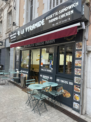 Pyramide à Évreux