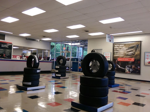 Tire Shop «Firestone Complete Auto Care», reviews and photos, 4800 Broadway St, Alamo Heights, TX 78209, USA