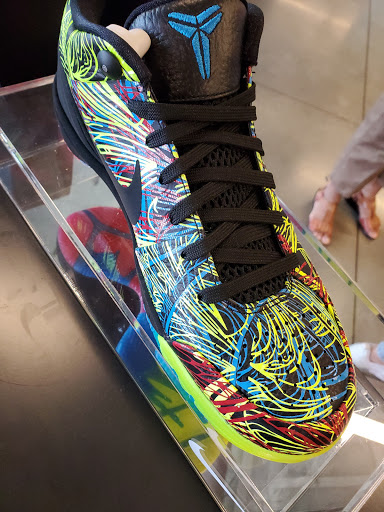 Sportswear Store «Nike East Los Angeles», reviews and photos, 4585 Whittier Blvd, East Los Angeles, CA 90022, USA