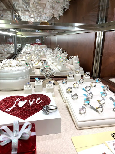 Jewelry Store «Robert & Gabriel Jewelers», reviews and photos, 5244 Mayfield Rd, Lyndhurst, OH 44124, USA