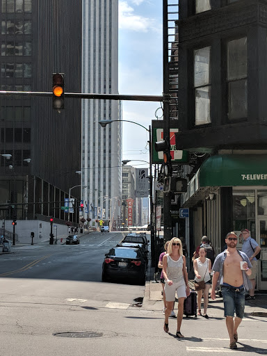 Cigar Shop «HUBBARD & STATE CIGAR SHOP», reviews and photos, 6 W Hubbard St, Chicago, IL 60610, USA