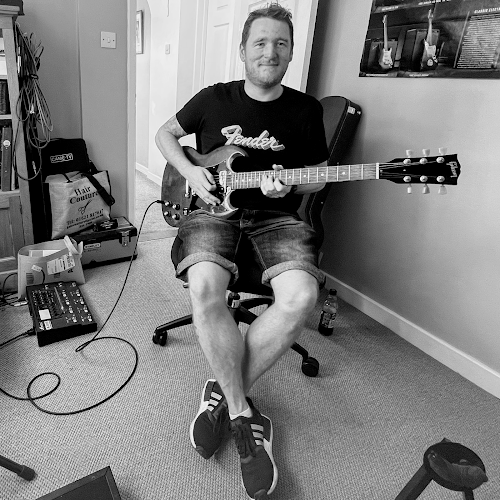 Craig Garwood Guitarist - Music store