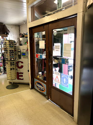 Grocery Store «Barendregt Grocery», reviews and photos, 18195 Main St, Jamestown, CA 95327, USA