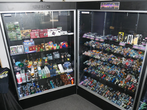 Tobacco Shop «Vape City Smoke Shop», reviews and photos, 306 Winthrop St, Taunton, MA 02780, USA