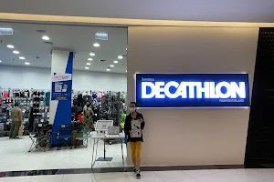 Decathlon Fashion Island ดีแคทลอน แฟชั่นไอส์แลนด์ - Click and collect (111 sqm.) image