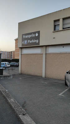 Pmu Presse quartier Villeneuve à Fréjus