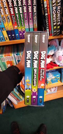 Book Store «Womrath Book Shop», reviews and photos, 76 Pondfield Rd, Bronxville, NY 10708, USA