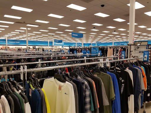 Clothing Store «Ross Dress for Less», reviews and photos, 749 E Dundee Rd, Palatine, IL 60074, USA